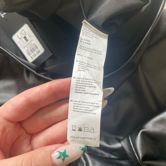 🌸 Wet Seal 🌸 faux leather flare pants - Picture 8 of 11